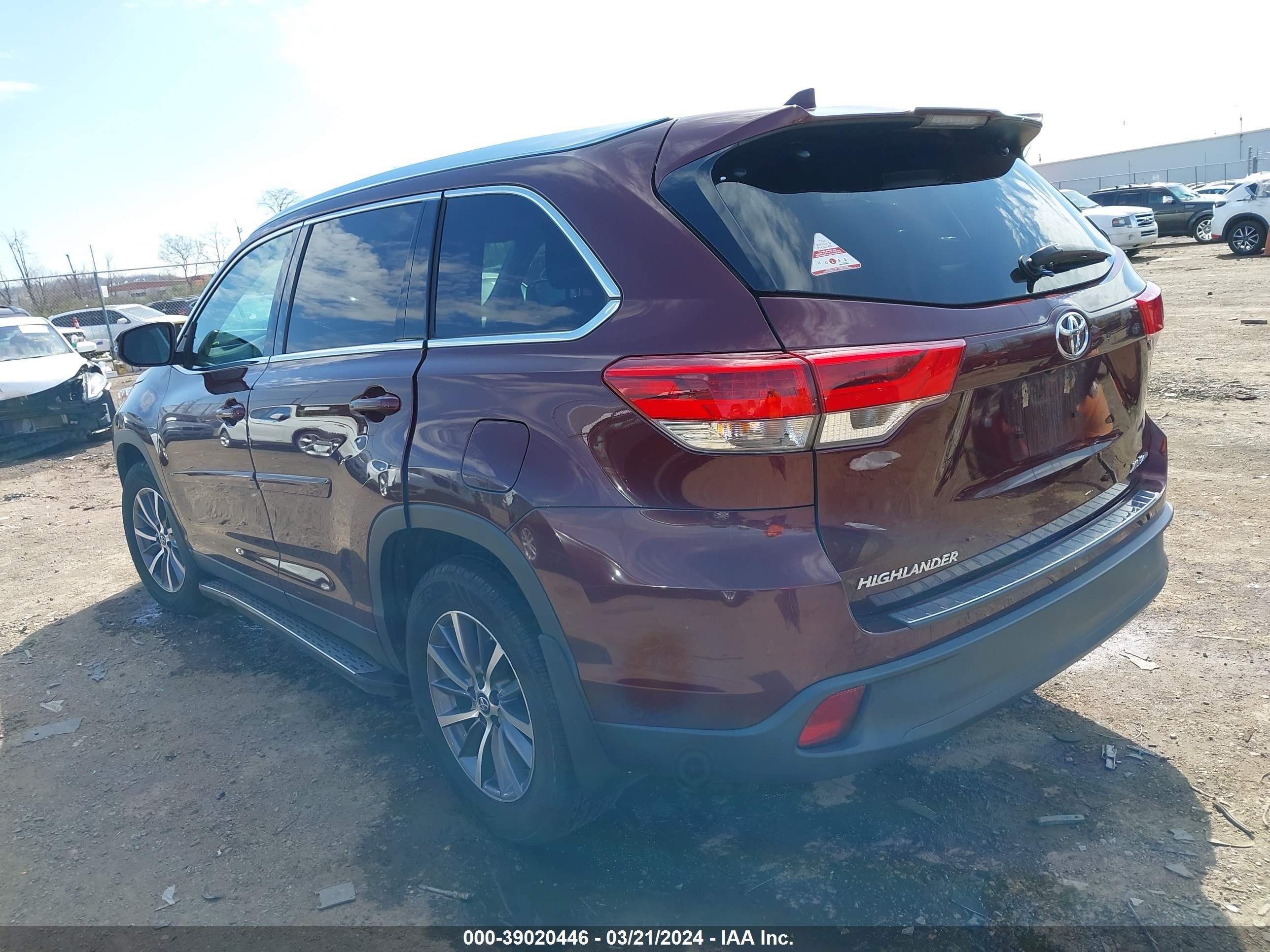 Photo 2 VIN: 5TDJZRFH2KS955281 - TOYOTA HIGHLANDER 