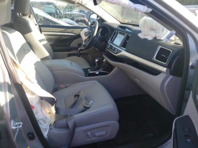 Photo 4 VIN: 5TDJZRFH2KS998678 - TOYOTA HIGHLANDER 