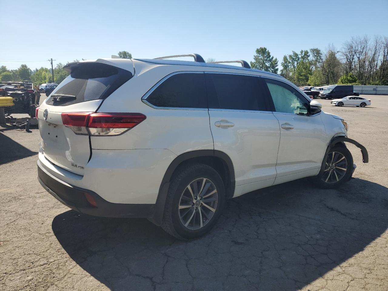 Photo 2 VIN: 5TDJZRFH3HS386059 - TOYOTA HIGHLANDER 