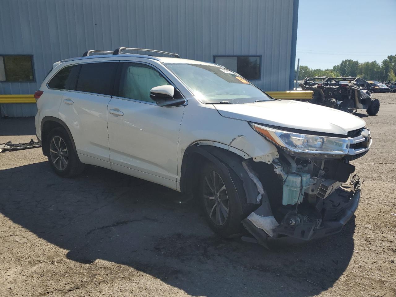 Photo 3 VIN: 5TDJZRFH3HS386059 - TOYOTA HIGHLANDER 