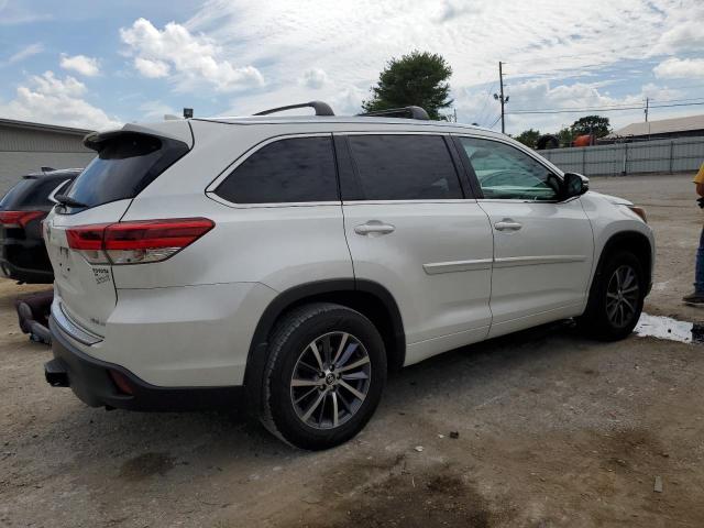 Photo 2 VIN: 5TDJZRFH3HS427516 - TOYOTA HIGHLANDER 