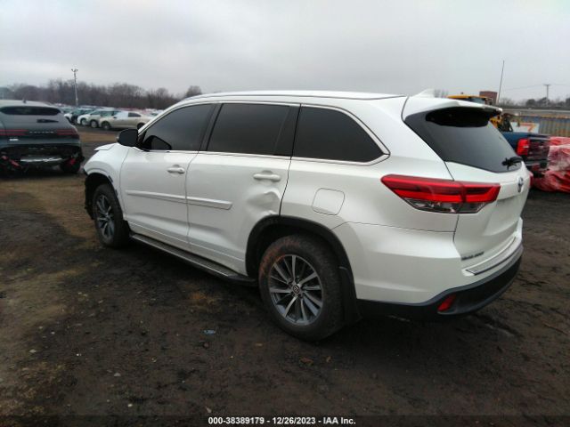 Photo 2 VIN: 5TDJZRFH3HS430156 - TOYOTA HIGHLANDER 