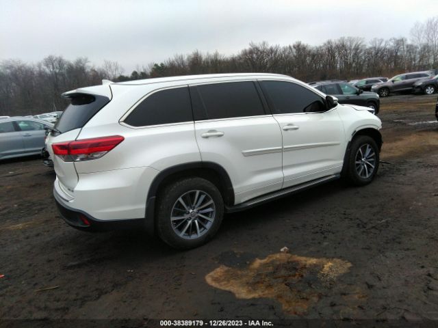 Photo 3 VIN: 5TDJZRFH3HS430156 - TOYOTA HIGHLANDER 