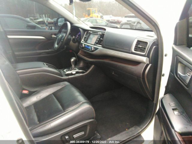 Photo 4 VIN: 5TDJZRFH3HS430156 - TOYOTA HIGHLANDER 