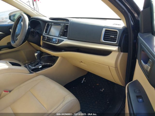 Photo 4 VIN: 5TDJZRFH3HS431582 - TOYOTA HIGHLANDER 