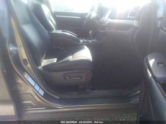 Photo 4 VIN: 5TDJZRFH3HS484475 - TOYOTA HIGHLANDER 