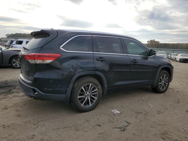 Photo 2 VIN: 5TDJZRFH3JS523863 - TOYOTA HIGHLANDER 