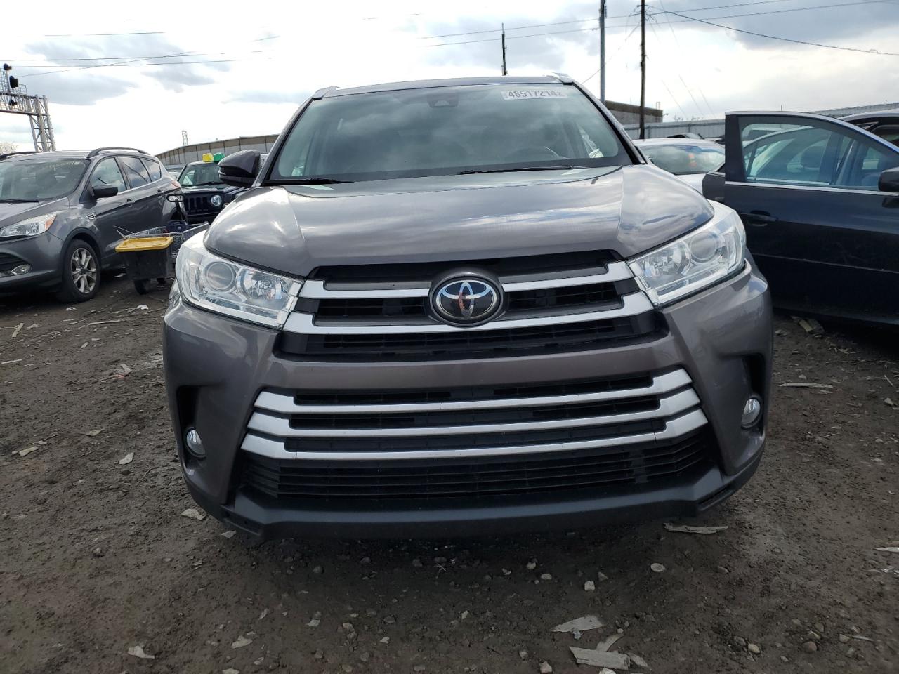 Photo 4 VIN: 5TDJZRFH3JS526990 - TOYOTA HIGHLANDER 