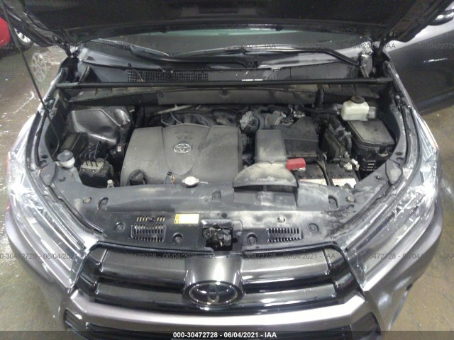 Photo 9 VIN: 5TDJZRFH3JS552098 - TOYOTA HIGHLANDER 