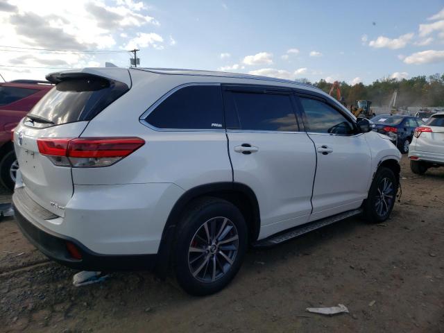 Photo 2 VIN: 5TDJZRFH3JS560525 - TOYOTA HIGHLANDER 