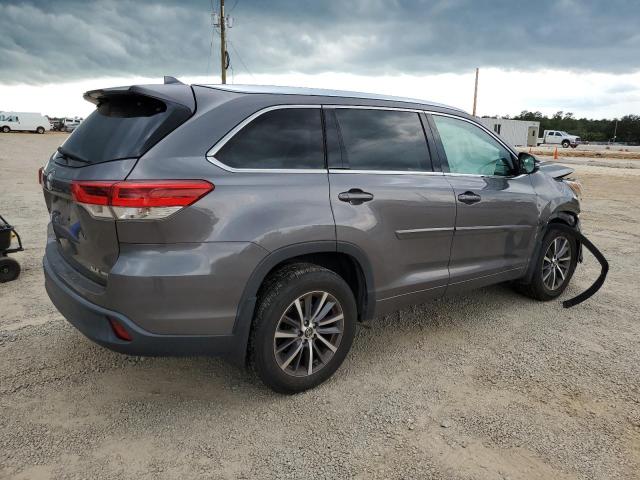 Photo 2 VIN: 5TDJZRFH3JS806988 - TOYOTA HIGHLANDER 