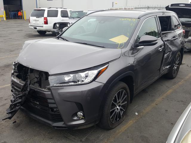 Photo 1 VIN: 5TDJZRFH3JS813889 - TOYOTA HIGHLANDER 