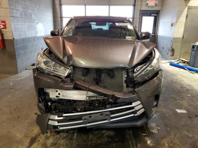 Photo 4 VIN: 5TDJZRFH3JS825377 - TOYOTA HIGHLANDER 