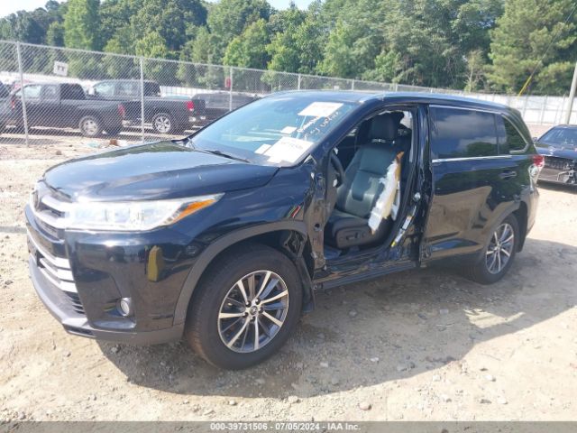 Photo 1 VIN: 5TDJZRFH3JS906024 - TOYOTA HIGHLANDER 