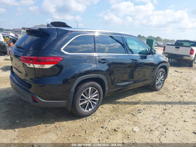 Photo 3 VIN: 5TDJZRFH3JS906024 - TOYOTA HIGHLANDER 