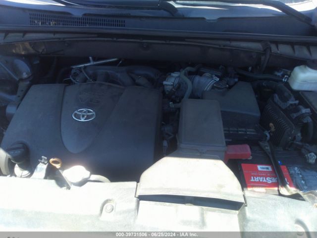 Photo 9 VIN: 5TDJZRFH3JS906024 - TOYOTA HIGHLANDER 