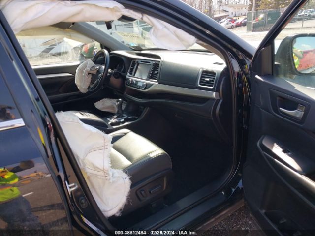 Photo 4 VIN: 5TDJZRFH3KS597723 - TOYOTA HIGHLANDER 