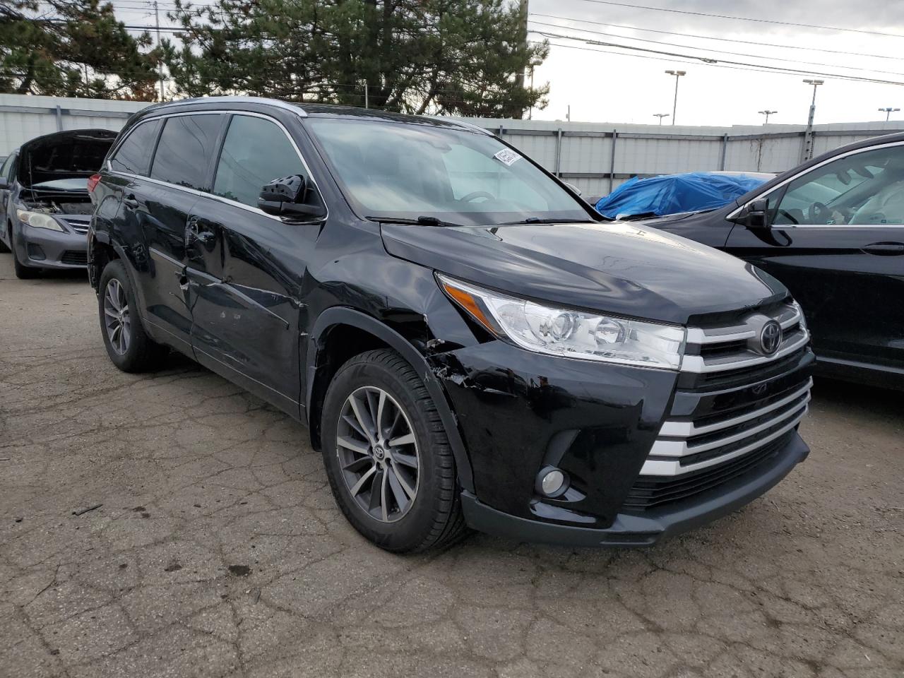 Photo 3 VIN: 5TDJZRFH4HS363924 - TOYOTA HIGHLANDER 