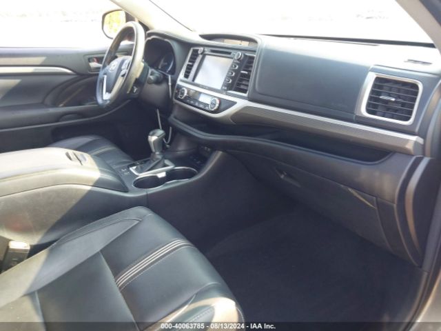 Photo 4 VIN: 5TDJZRFH4HS363955 - TOYOTA HIGHLANDER 