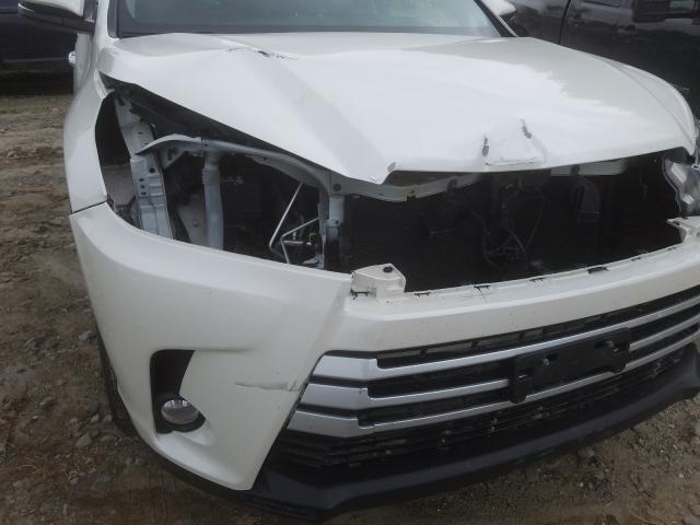 Photo 8 VIN: 5TDJZRFH4HS370677 - TOYOTA HIGHLANDER 