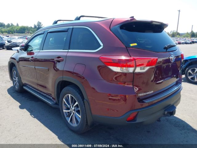 Photo 2 VIN: 5TDJZRFH4HS376771 - TOYOTA HIGHLANDER 