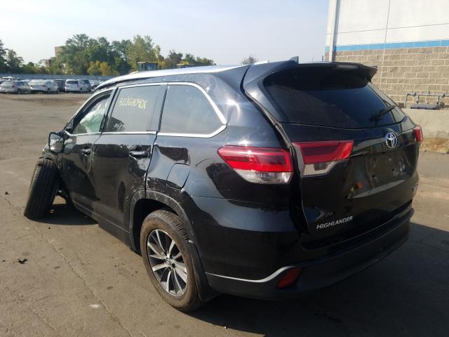 Photo 2 VIN: 5TDJZRFH4HS399483 - TOYOTA HIGHLANDER 