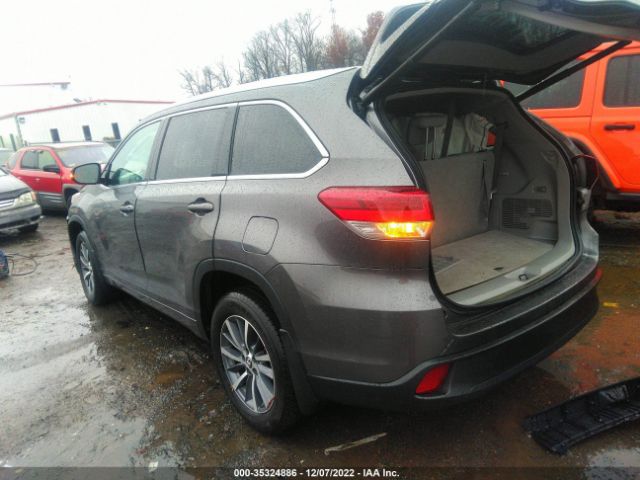 Photo 2 VIN: 5TDJZRFH4HS409266 - TOYOTA HIGHLANDER 