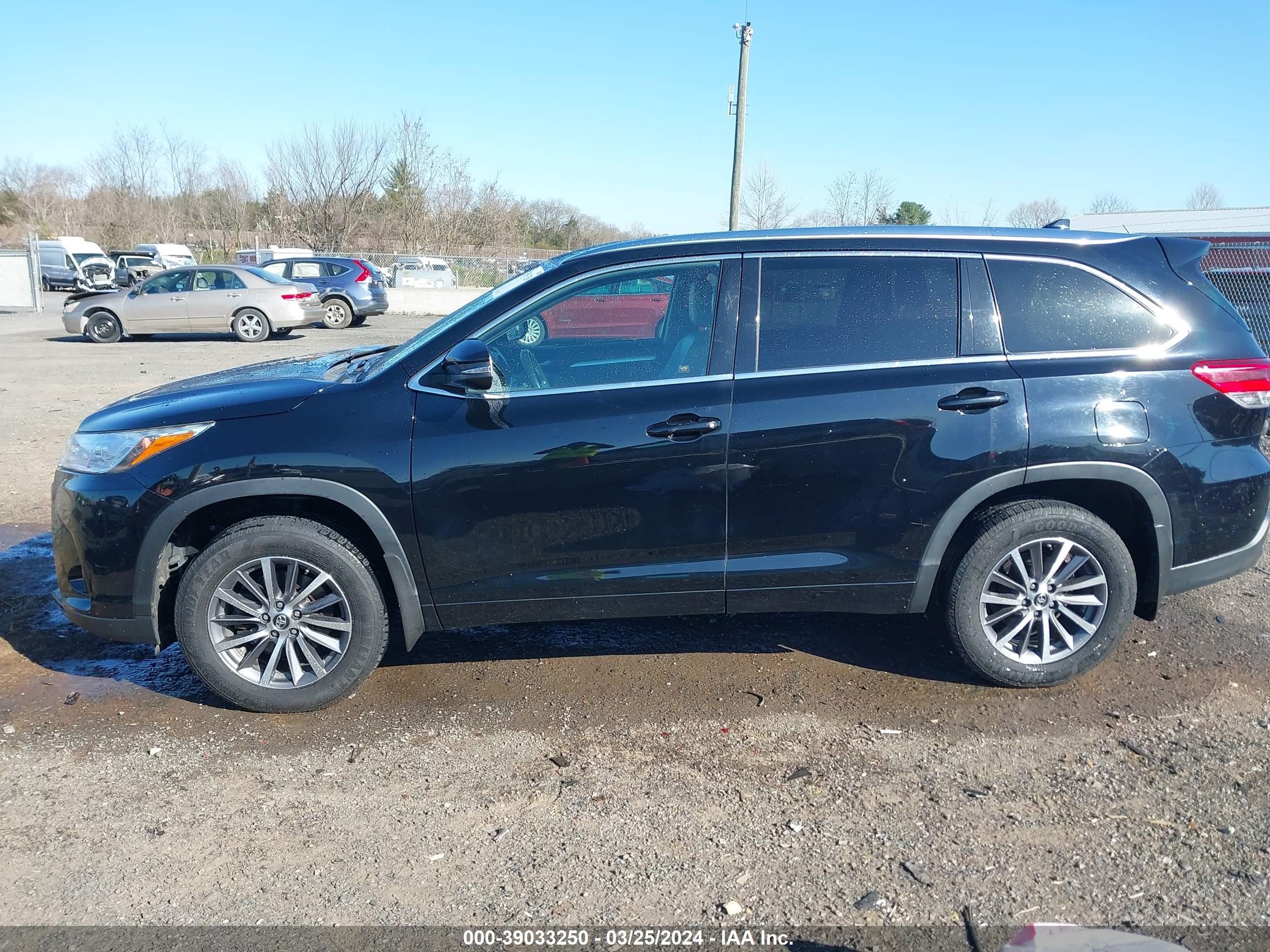 Photo 14 VIN: 5TDJZRFH4HS454062 - TOYOTA HIGHLANDER 