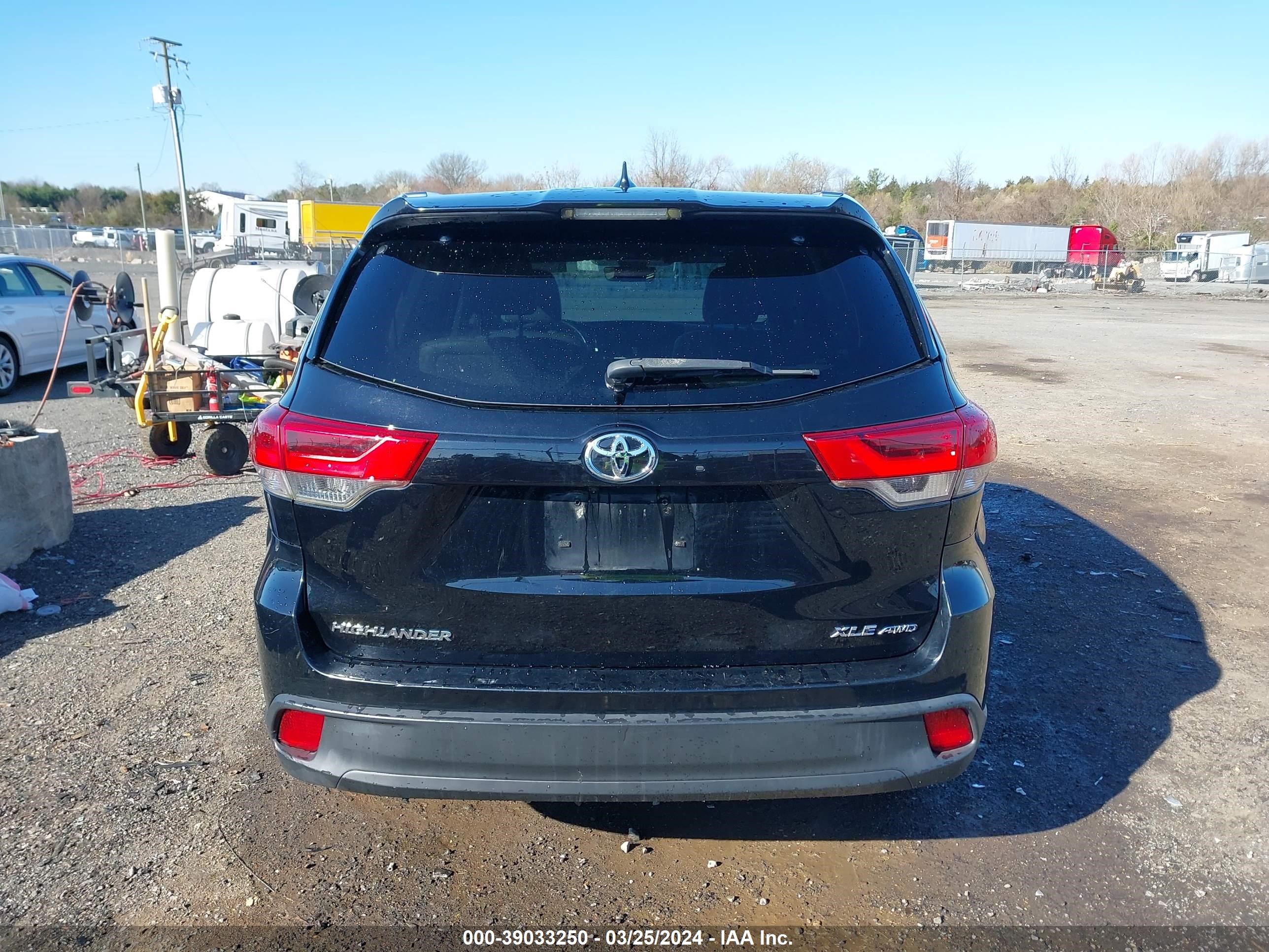 Photo 16 VIN: 5TDJZRFH4HS454062 - TOYOTA HIGHLANDER 