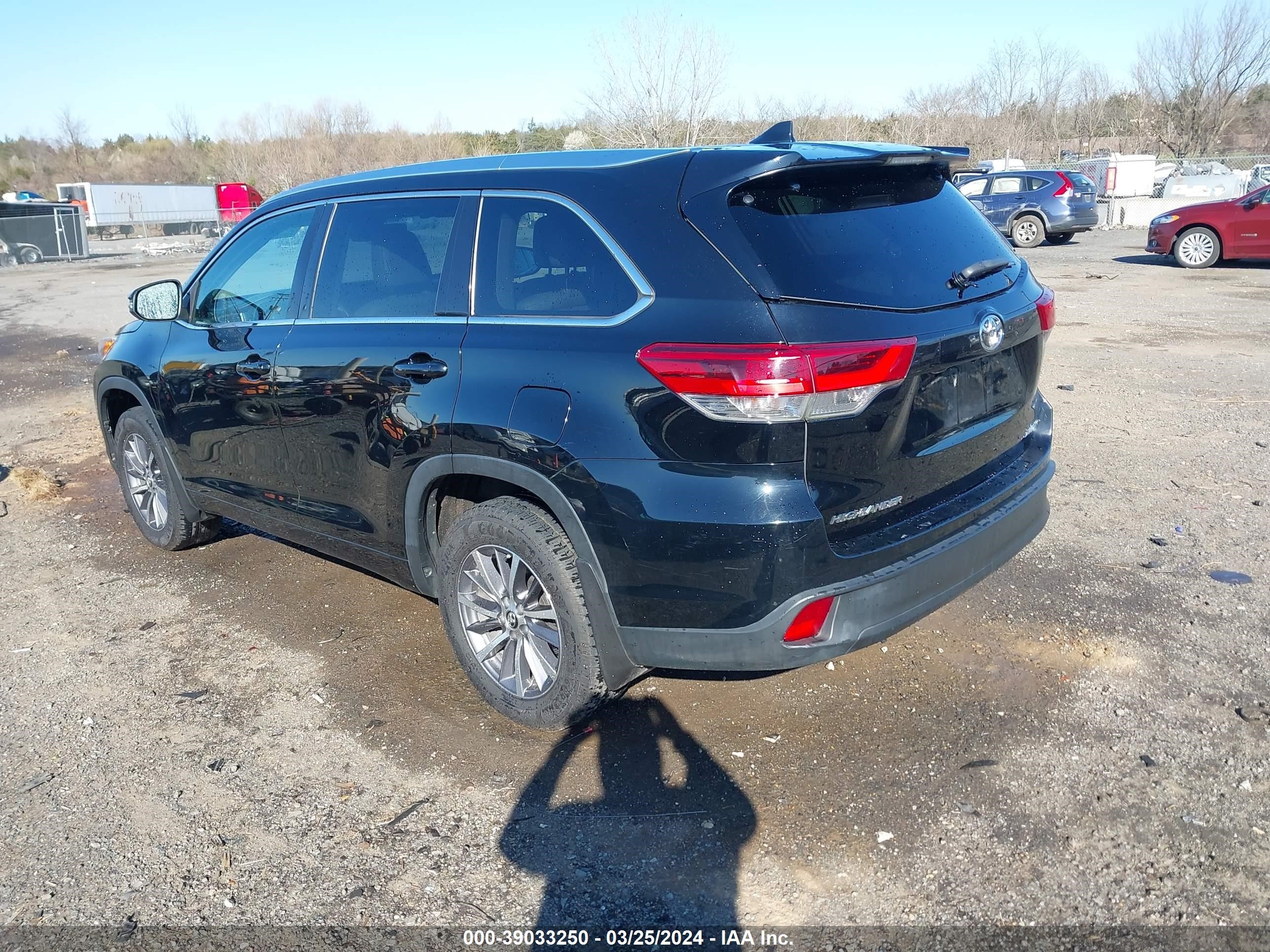 Photo 2 VIN: 5TDJZRFH4HS454062 - TOYOTA HIGHLANDER 