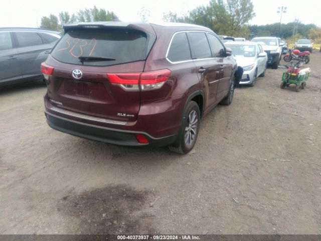 Photo 3 VIN: 5TDJZRFH4JS496673 - TOYOTA HIGHLANDER 