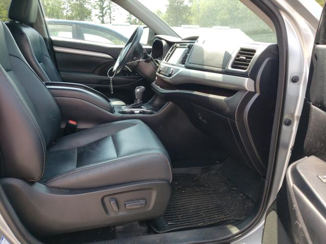 Photo 4 VIN: 5TDJZRFH4JS529316 - TOYOTA HIGHLANDER 