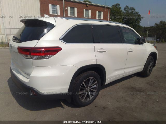 Photo 3 VIN: 5TDJZRFH4JS529624 - TOYOTA HIGHLANDER 