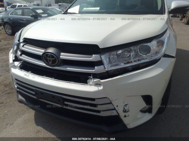 Photo 5 VIN: 5TDJZRFH4JS529624 - TOYOTA HIGHLANDER 