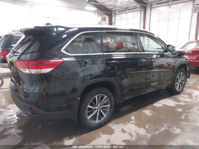 Photo 3 VIN: 5TDJZRFH4JS532412 - TOYOTA HIGHLANDER 