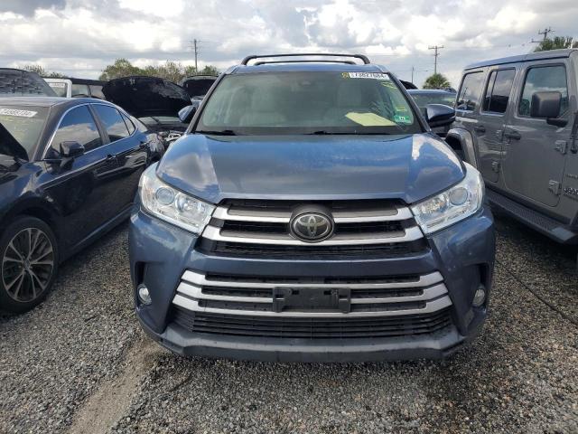 Photo 4 VIN: 5TDJZRFH4JS812475 - TOYOTA HIGHLANDER 