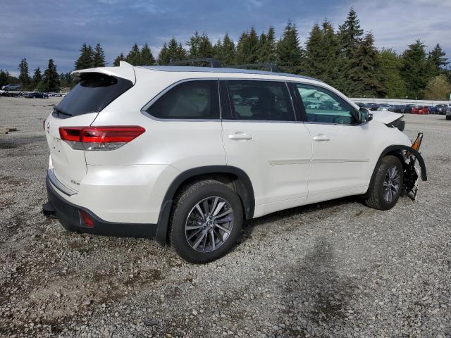 Photo 2 VIN: 5TDJZRFH4JS820687 - TOYOTA HIGHLANDER 