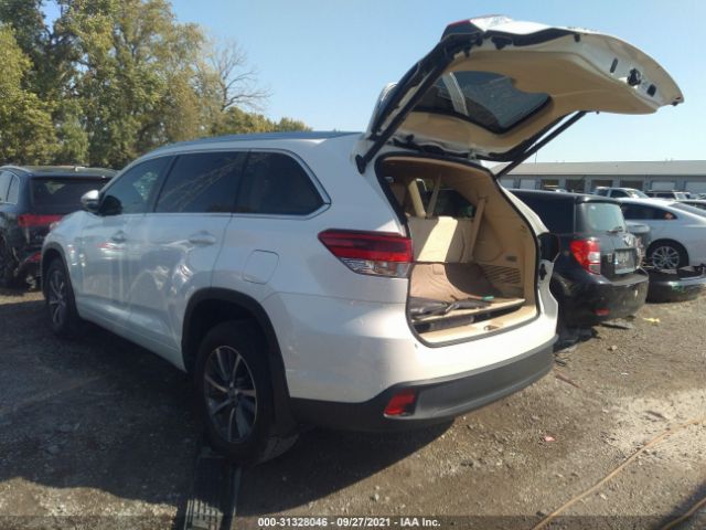 Photo 2 VIN: 5TDJZRFH4JS828238 - TOYOTA HIGHLANDER 