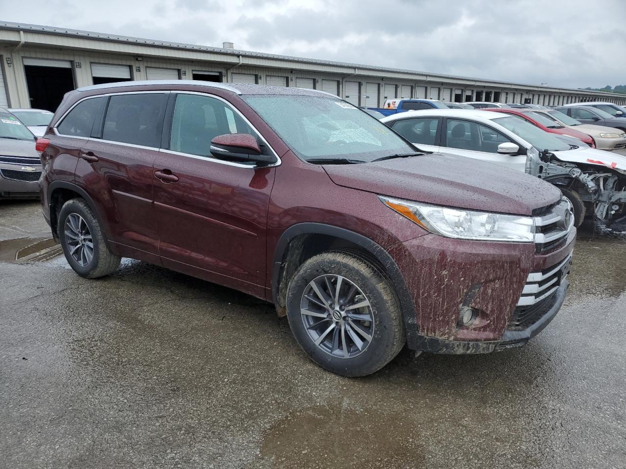 Photo 3 VIN: 5TDJZRFH4JS840504 - TOYOTA HIGHLANDER 