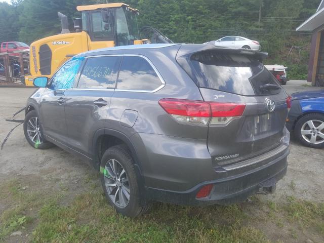 Photo 2 VIN: 5TDJZRFH4JS846318 - TOYOTA HIGHLANDER 