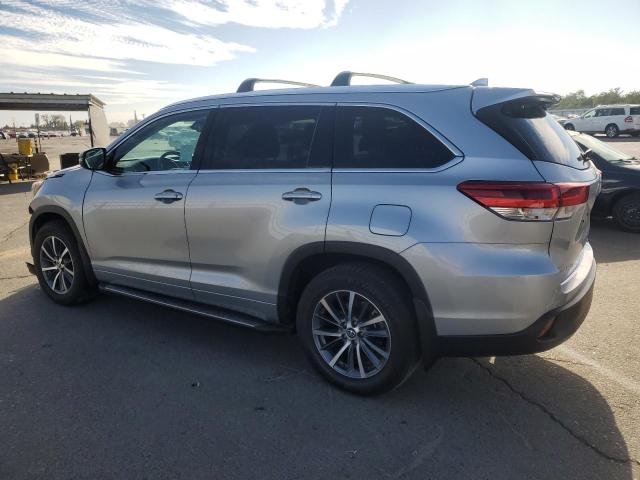 Photo 1 VIN: 5TDJZRFH4JS850840 - TOYOTA HIGHLANDER 