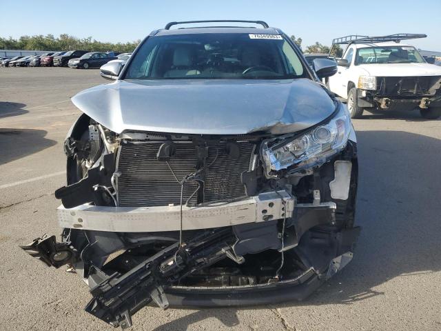 Photo 4 VIN: 5TDJZRFH4JS850840 - TOYOTA HIGHLANDER 