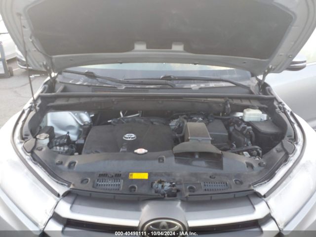 Photo 9 VIN: 5TDJZRFH4JS872319 - TOYOTA HIGHLANDER 