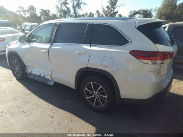 Photo 2 VIN: 5TDJZRFH4JS910194 - TOYOTA HIGHLANDER 