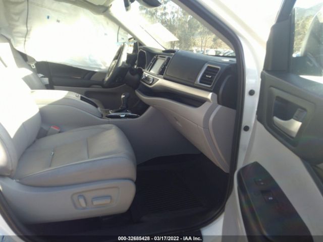 Photo 4 VIN: 5TDJZRFH4JS910194 - TOYOTA HIGHLANDER 