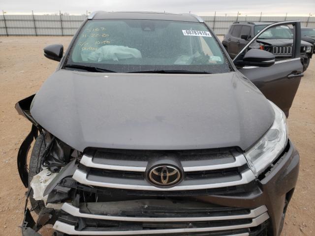 Photo 6 VIN: 5TDJZRFH4KS565167 - TOYOTA HIGHLANDER 