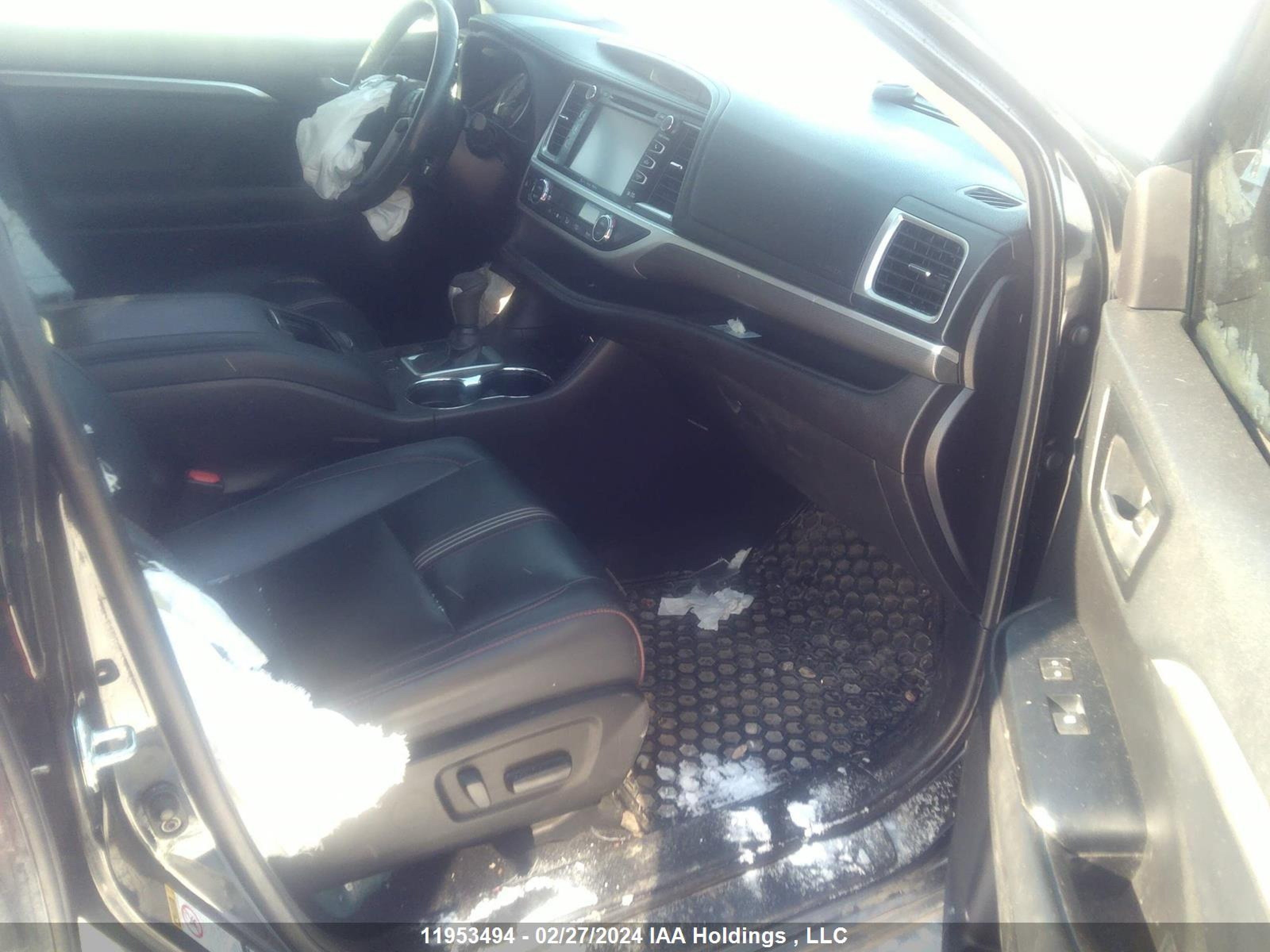 Photo 4 VIN: 5TDJZRFH4KS579876 - TOYOTA HIGHLANDER 