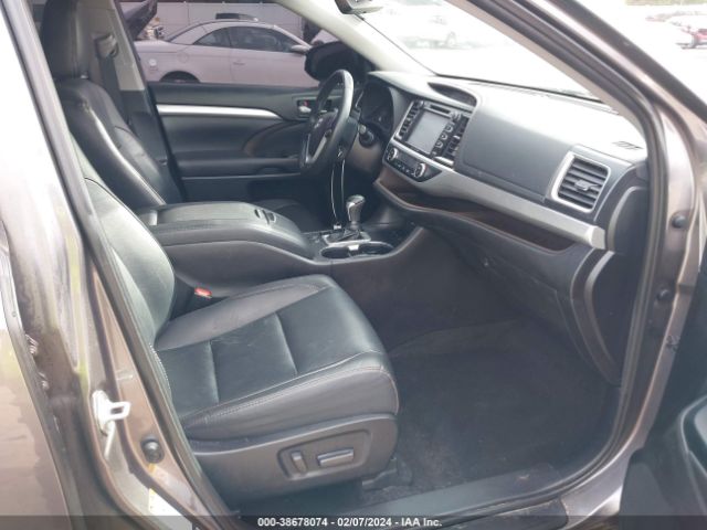 Photo 4 VIN: 5TDJZRFH4KS582955 - TOYOTA HIGHLANDER 