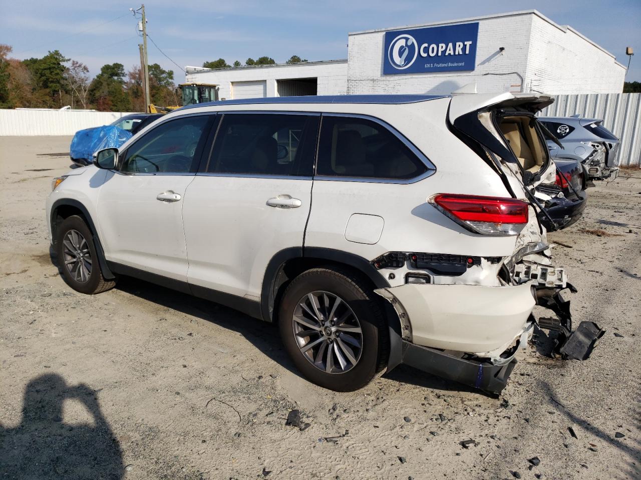 Photo 1 VIN: 5TDJZRFH4KS597388 - TOYOTA HIGHLANDER 