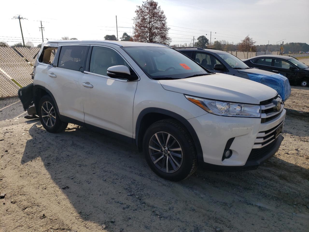 Photo 3 VIN: 5TDJZRFH4KS597388 - TOYOTA HIGHLANDER 